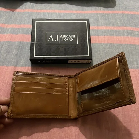 Armani Jeans genuine Men’s wallet, Tan colour. Unused - Picture 2 of 7